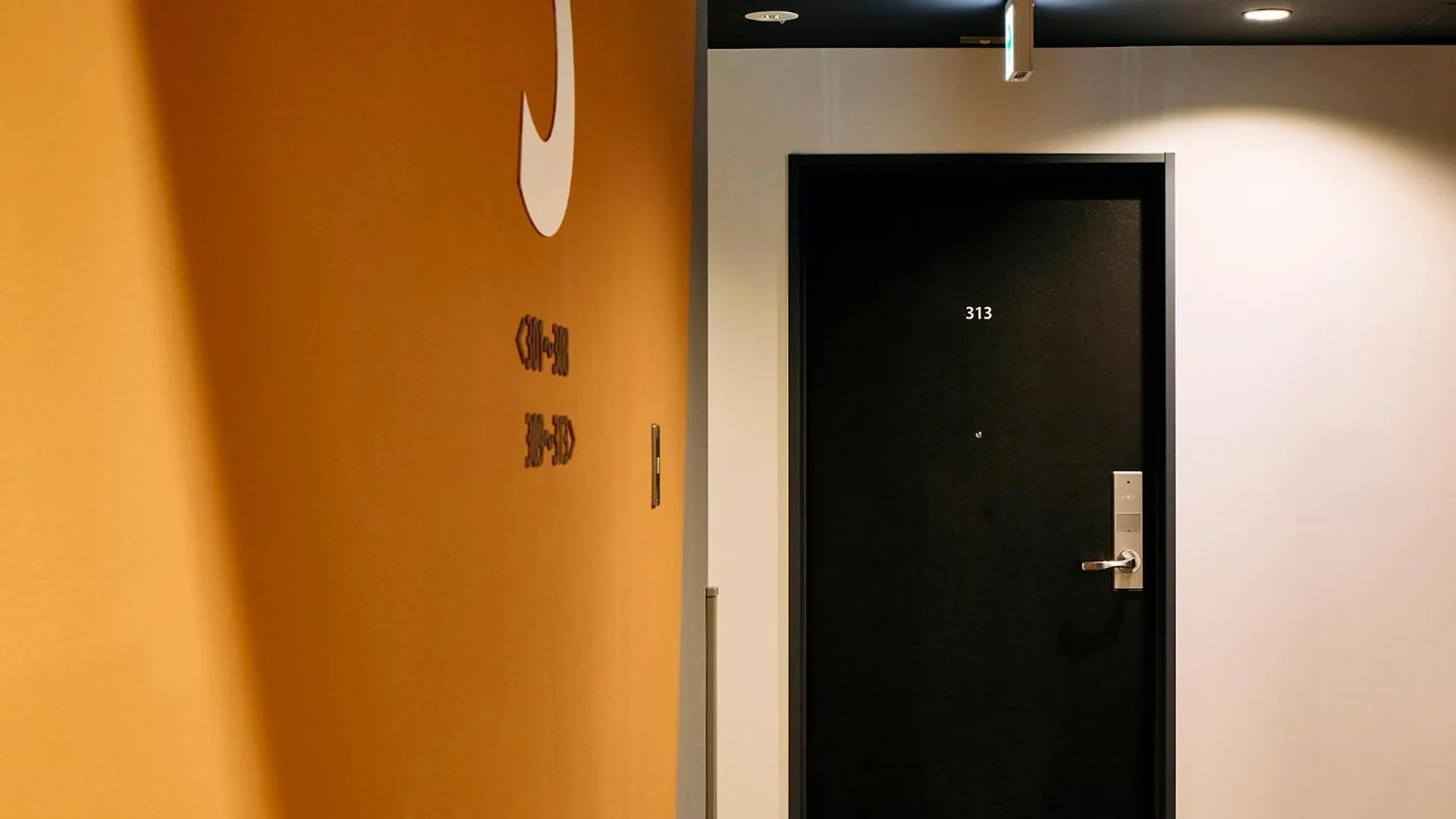 Room&Bed Fun Stay Kyoto Hotel